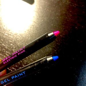 Illuminati electric pink/blue eyeliner.